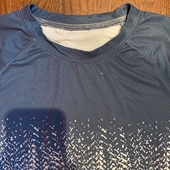 Bundle Of Two Boys T-Shirts - Picture 15 of 16